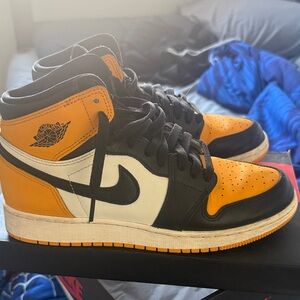 Jordan Men's Black, White, and yellow Sneakers